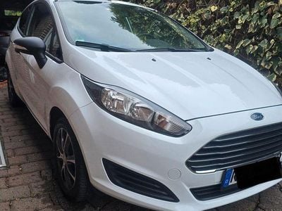 Usata Ford Fiesta Ambiente 60 CV (44 kW) 2015 Bianco Utilitaria