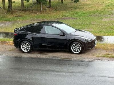 Schwarz Gebraucht 2023 Tesla Model Y SUV | 42.499 € (Teuer)