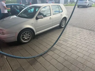 Gebraucht VW Golf IV 105 PS (77 kW) 2000 Grau Kleinwagen