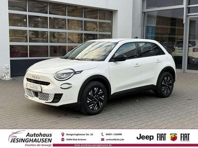 Neu Fiat 600 Red 114 kW (156 PS) 2025 Gelato weiß SUV