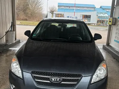 Używany Kia Ceed Start 109 KM (80 kW) 2009 Szary Hatchback