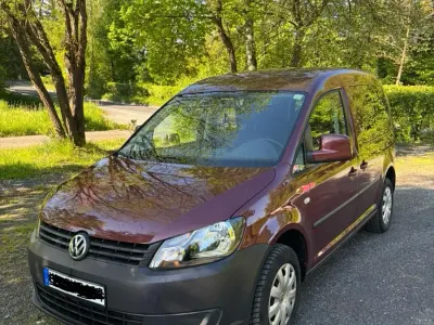 Gebraucht VW Caddy 102 PS (75 kW) 2012 Rot Van / Kleinbus