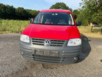 Gebraucht VW Caddy Team 80 PS (58 kW) 2010 Rot Van / Kleinbus