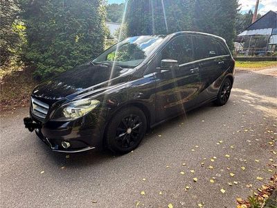 Mercedes B200