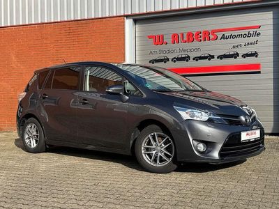 Gebraucht Toyota Verso Skyview Edition 111 PS (81 kW) 2015 Grau Van / Kleinbus