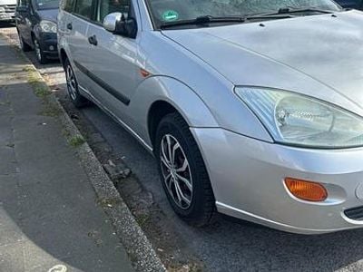 Gebraucht Ford Focus 75 PS (55 kW) 2001 Silber Kombi