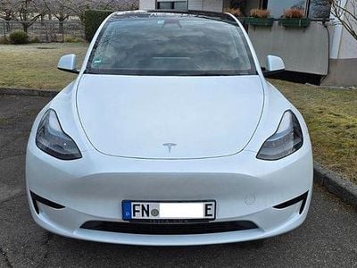 Weiß Gebraucht 2023 Tesla Model Y RWD SUV | 30.999 € (Fairer Preis)