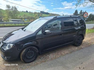 Second-hand VW Touran Freestyle 140 CP (102 kW) 2010 Negru Monovolum