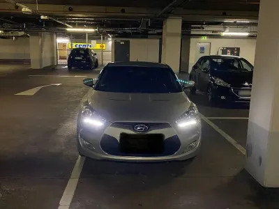 Gebraucht Hyundai Veloster Style 140 PS (102 kW) 2012 Silber Kleinwagen