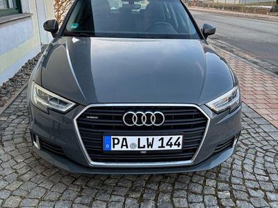 Gebraucht Audi A3 Design 150 PS (110 kW) 2016 Grau Limousine