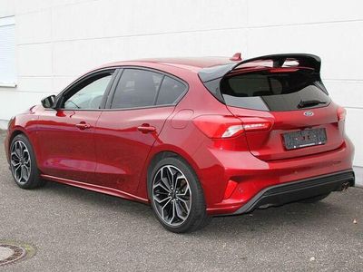 Second-hand Ford Focus ST-Line 182 CP (133 kW) 2018 Roșu Berlinǎ
