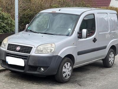 Gebraucht Fiat Doblò 2010 Silber Van / Kleinbus