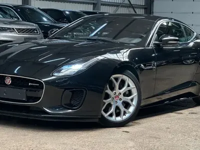 Gebraucht Jaguar F-Type R-Dynamic 300 PS (220 kW) 2020 Schwarz