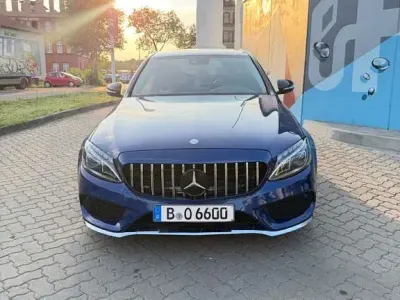 Gebraucht Mercedes C180 156 PS (114 kW) 2015 Blau Limousine