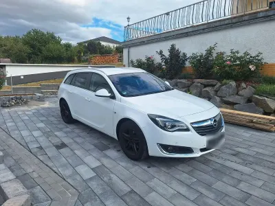 Gebraucht Opel Insignia Edition 136 PS (100 kW) 2016 Weiß Kombi