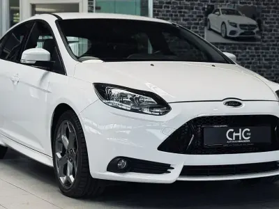Gebraucht Ford Focus ST 250 PS (183 kW) 2013 Weiß Limousine