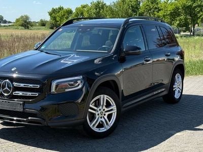 Mercedes GLB220