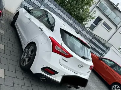 Gebraucht Hyundai i30 Turbo 186 PS (136 kW) 2015 Weiß Limousine