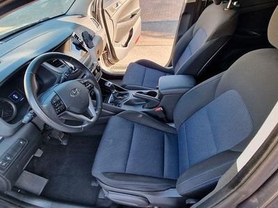 Gebraucht Hyundai Tucson Trend 177 PS (130 kW) 2015 Grau SUV