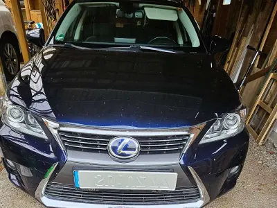 Begagnad Lexus CT200h Dynamic Line 136 HK (100 kW) 2017 Blå Sedan