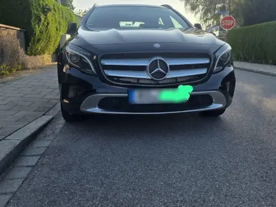 Gebraucht Mercedes GLA200 136 PS (100 kW) 2015 Schwarz SUV