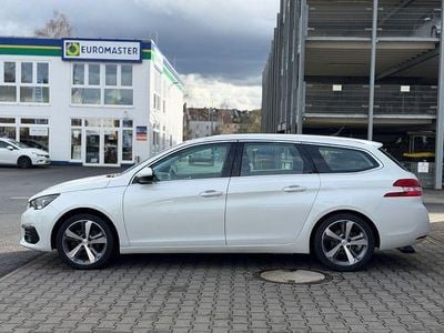 Gebraucht Peugeot 308 SW Allure 131 PS (96 kW) 2019 Weiß Kombi