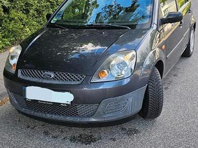 Gebraucht Ford Fiesta 60 PS (44 kW) 2005 Grau Kleinwagen