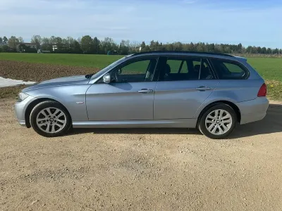 Usata BMW 318 143 CV (105 kW) 2012 Blu Station wagon