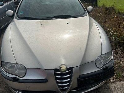 Usata Alfa Romeo 147 105 CV (77 kW) 2004 Oro Utilitaria