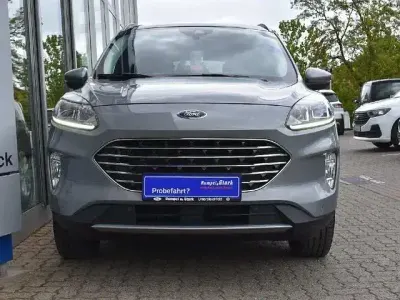 Używany Ford Kuga Titanium 132 KM (97 kW) 2022 Srebrny SUV