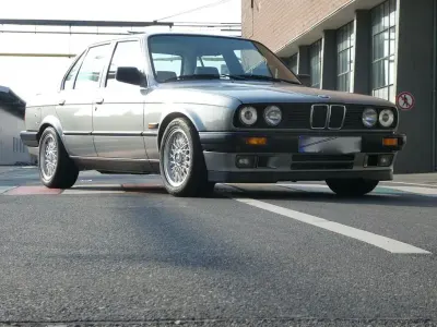 Gebraucht BMW 320 Sport Line 192 PS (141 kW) 1988 Silber Limousine