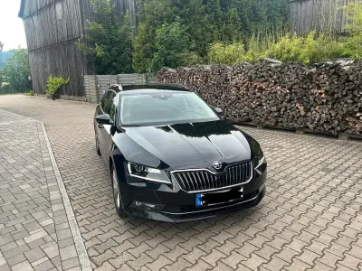 Gebraucht Skoda Superb Ambition 150 PS (110 kW) 2018 Schwarz Kombi
