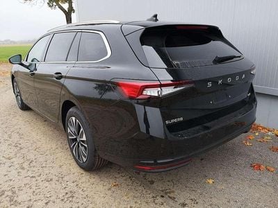 Ebonyschwarz metallic Neu 2025 Skoda Superb Selection Kombi | 46.840 € (Superpreis)