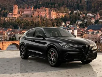 Neu Alfa Romeo Stelvio Veloce 209 PS (153 kW) 2026 Schwarz SUV