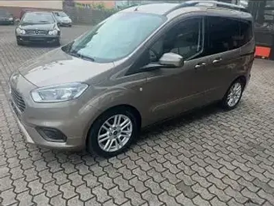 Gebraucht Ford Tourneo Courier 101 PS (74 kW) 2019 Beige Van / Kleinbus