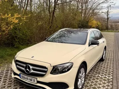 Gebraucht Mercedes E220 Avantgarde 194 PS (142 kW) 2018 Kombi