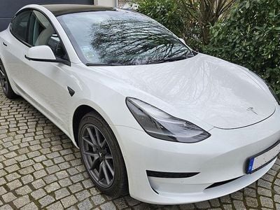 Gebraucht Tesla Model 3 239 kW (325 PS) 2022 Weiß Limousine