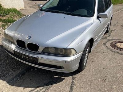 Second-hand BMW 520 170 CP (125 kW) 2001 Argintiu Break