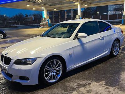 Weiß Gebraucht 2009 BMW 320 M Sport Coupé | 8.000 € (Fairer Preis)
