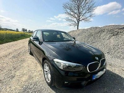 Gebraucht BMW 118 Advantage 204 PS (150 kW) 2018 Schwarz Kleinwagen