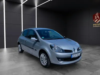 Gebraucht Renault Clio 86 PS (63 kW) 2007 Silber Kleinwagen