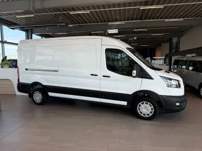 Używany Ford Transit Trend 131 KM (96 kW) 2023 Biały Minivan
