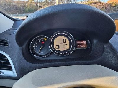 Rot Gebraucht 2011 Renault Mégane III Dynamique Limousine | 6.800 € (Etwas zu teuer)