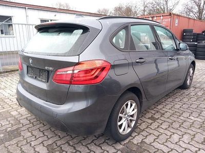 Mineralgrau metallic mineralgrau metallic Gebraucht 2019 BMW 218 Advantage Kombi | 19.470 € (Etwas zu teuer)