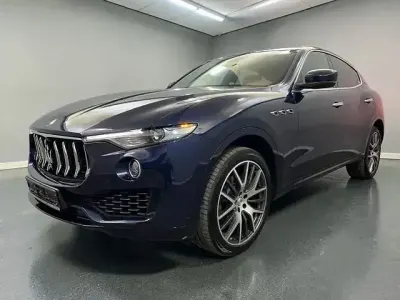 Usata Maserati Levante 275 CV (202 kW) 2019 Blu SUV
