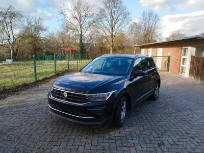 Gebraucht VW Tiguan Active 150 PS (110 kW) 2022 Schwarz SUV