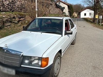 Gebraucht Mercedes 190 118 PS (86 kW) 1987 Weiß Limousine