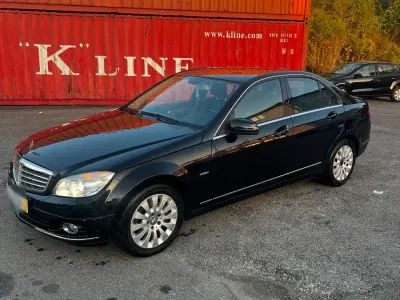 Gebraucht Mercedes C200 184 PS (135 kW) 2011 Schwarz Limousine