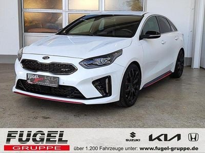 Gebraucht Kia ProCeed Comfort 204 PS (150 kW) 2019 Deluxeweiss met. Kleinwagen