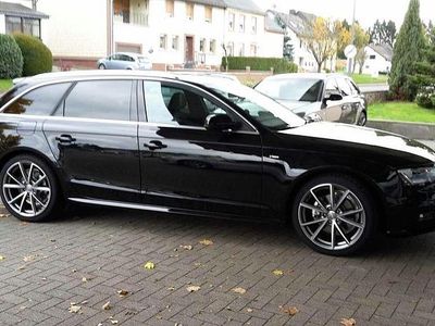 Schwarz Gebraucht 2015 Audi A4 S-Line Kombi | 19.990 € (Teuer)